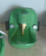 http://www.sossuinos.com.br/Imagem/bebedouroleitaoconchalista.jpg